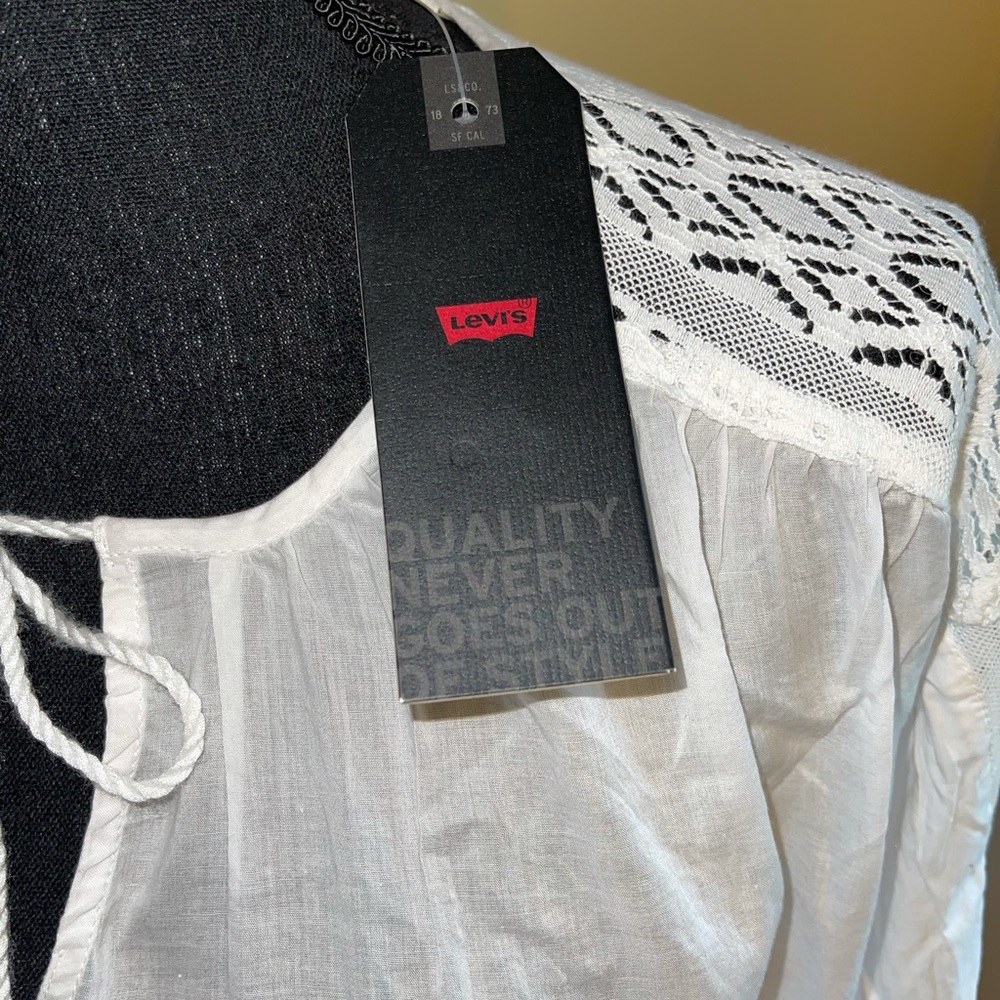 NWT Woman’s White Embroidered Boho Blouse - Picture 3 of 10